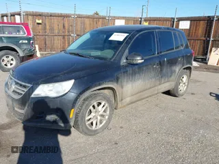 2011 Volkswagen Tiguan SEL with VIN WVGBV7AX4BW552160, listed as a IAAI auction lot 41507235 with 133,139 mi miles and . Bid and sale history available at DreamBid. Image 2.