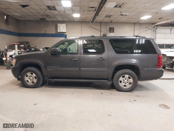 2010 Chevrolet Suburban LT with VIN 1GNUKJE36AR139025, listed as a IAAI auction lot 41311327 with 201,955 mi miles. Bid and sale history available at carsss.com. Image 14.
