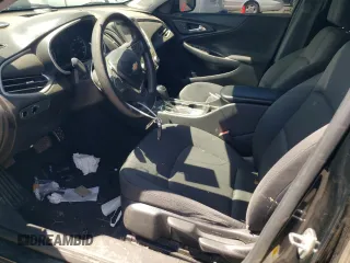 2016 Chevrolet Malibu LS z VIN 1G1ZB5ST3GF357470, wystawiony jako Copart lot #62656265 z przebiegiem 181 919 mil mil oraz Szkoda całkowita • Salvage title. Historia ofert i sprzedaży dostępna na DreamBid. Obrazek 7.