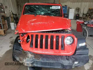 2018 Jeep Wrangler Unlimited Sport S with VIN 1C4HJXDG5JW285227, listed as a Copart auction lot 61264625 with 46,085 mi miles and Salvage title. Bid and sale history available at DreamBid. Image 5.
