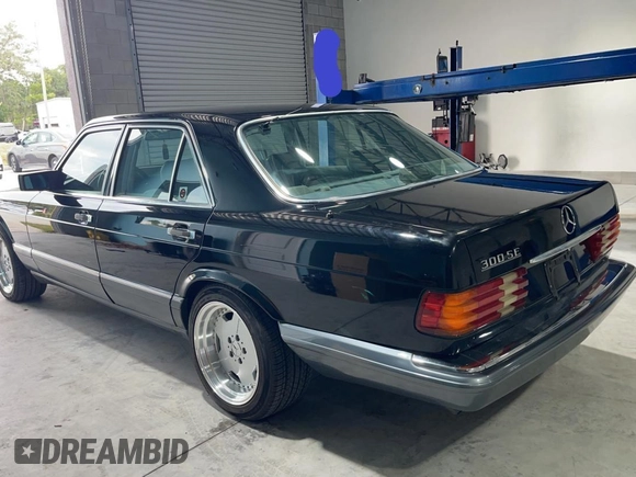 1991 Mercedes-Benz 300 with VIN WDBCA24E7MA571320, listed as a Copart auction lot 56029655 with 89,556 mi miles and Clean Title. Bid and sale history available at DreamBid. Image 3.