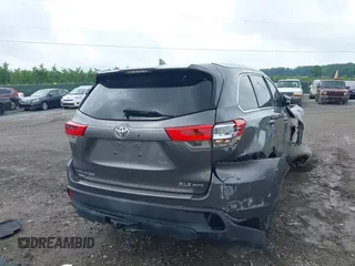 2017 Toyota Highlander XLE with VIN 5TDJZRFH6HS417613, listed as a IAAI auction lot 42440157 with 84,480 mi miles and . Bid and sale history available at DreamBid. Image 4.