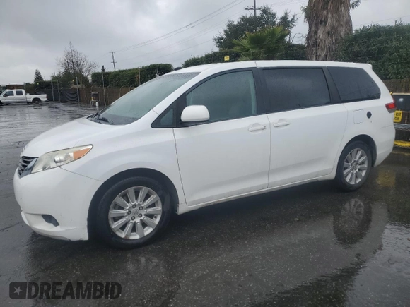 2014 Toyota Sienna LE with VIN 5TDJK3DC9ES092766, listed as a Copart auction lot 48005355 with 292,074 mi miles and Clean Title. Bid and sale history available at DreamBid. Image 1.
