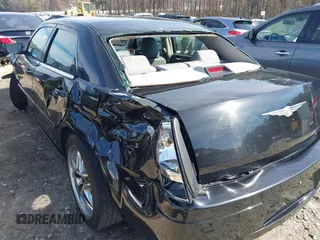 2006 Chrysler 300 with VIN 2C3KA43R66H330998, listed as a IAAI auction lot 41672105 with 168,422 mi miles. Bid and sale history available at carsss.com. Image 18.