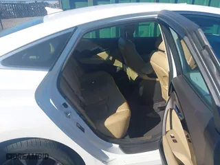 2017 Hyundai Azera with VIN KMHFG4JG7HA590918, listed as a IAAI auction lot 41990813 with 128,088 mi miles. Bid and sale history available at carsss.com. Image 8.