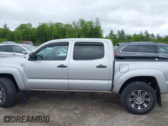 2011 Toyota Tacoma with VIN 3TMLU4EN4BM069898, listed as a IAAI auction lot 42371500 with 201,538 mi miles and . Bid and sale history available at DreamBid. Image 15.