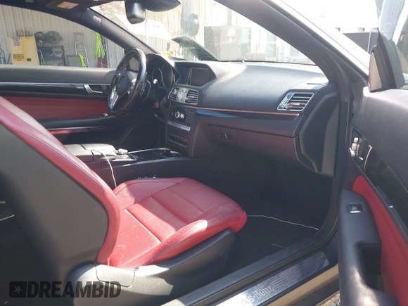 2014 Mercedes-Benz E 350 z VIN WDDKJ5KBXEF248011, wystawiony jako IAAI lot #41566643 z przebiegiem 120 108 mil mil oraz . Historia ofert i sprzedaży dostępna na DreamBid. Obrazek 5.