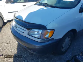 2001 Toyota Sienna LE with VIN 4T3ZF13C21U369974, listed as a IAAI auction lot 41821093 with 208,354 mi miles. Bid and sale history available at carsss.com. Image 6.