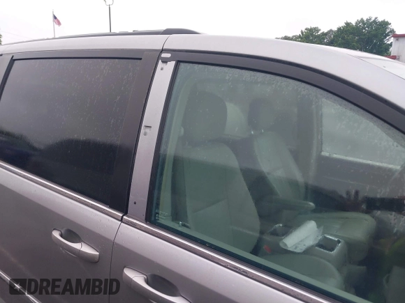 2015 Chrysler Town & Country Touring with VIN 2C4RC1BG6FR695422, listed as a IAAI auction lot 42246534 with 181,433 mi miles and . Bid and sale history available at DreamBid. Image 6.