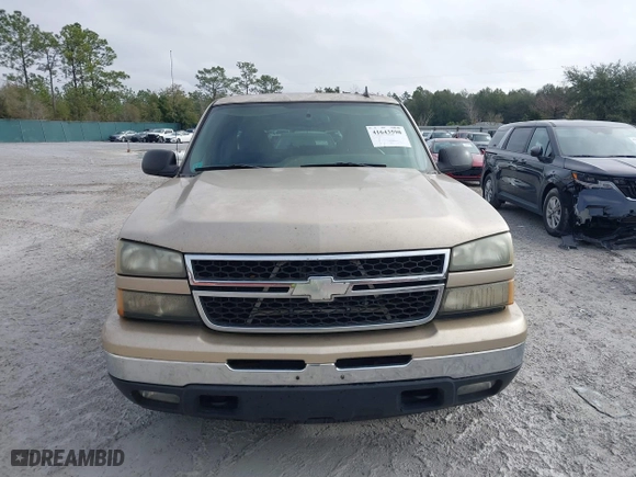 2006 Chevrolet Silverado 1500 LT1 with VIN 2GCEC13T161155954, listed as a IAAI auction lot 41643598 with 222,321 mi miles. Bid and sale history available at carsss.com. Image 12.