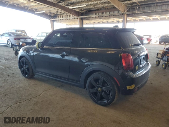 2023 MINI Hardtop Cooper SE z VIN WMW13DJ08P2T52515, wystawiony jako Copart lot #50271975 z przebiegiem 15 302 mil mil oraz Szkoda całkowita • Salvage title. Historia ofert i sprzedaży dostępna na DreamBid. Obrazek 2.