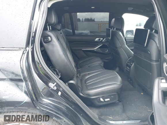 2019 BMW X7 xDrive50i z VIN 5UXCX4C58KLS35818, wystawiony jako IAAI lot #41750098 z przebiegiem 69 661 mil mil oraz . Historia ofert i sprzedaży dostępna na DreamBid. Obrazek 8.
