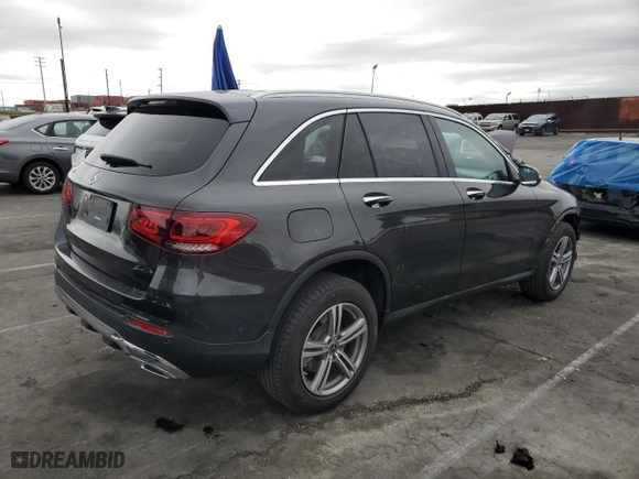 2022 Mercedes-Benz GLC with VIN W1N0G8DB2NV360833, listed as a Copart auction lot 48511955 with 17,927 mi miles and Salvage Title. Bid and sale history available at carsss.com. Image 3.