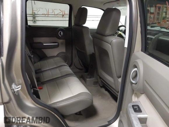 2007 Dodge Nitro SLT z VIN 1D8GU58K57W673543, wystawiony jako IAAI lot #41574634 z przebiegiem 64 286 mil mil oraz . Historia ofert i sprzedaży dostępna na DreamBid. Obrazek 8.