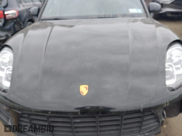 2018 Porsche Macan with VIN WP1AA2A59JLB20286, listed as a IAAI auction lot 41286270 with 64,664 mi miles. Bid and sale history available at carsss.com. Image 10.