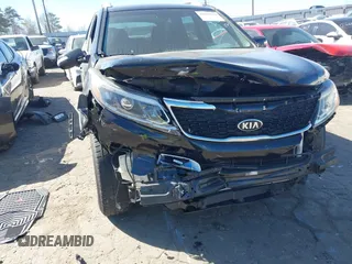2014 Kia Sorento LX with VIN 5XYKTCA66EG483726, listed as a IAAI auction lot 41829970 with 102,294 mi miles and . Bid and sale history available at carsss.com. Image 6.