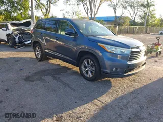 2016 Toyota Highlander LE Plus with VIN 5TDZKRFH1GS151276, listed as a IAAI auction lot 41769550 with 157,021 mi miles. Bid and sale history available at carsss.com. Image 1.