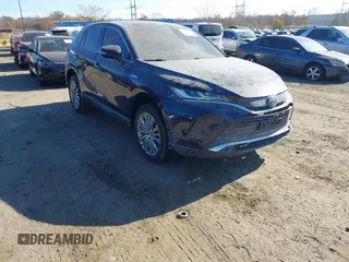 2021 Toyota Venza LE with VIN JTEAAAAH8MJ002246, listed as a IAAI auction lot 40646203 with 81,394 mi miles and . Bid and sale history available at carsss.com. Image 1.