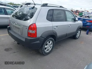 2005 Hyundai Tucson GLS с VIN KM8JN12D35U065352, выставлен на аукционе IAAI как лот 42303445 с пробегом 236 597 миль миль и . История ставок и продаж доступна на DreamBid. Изображение 4.