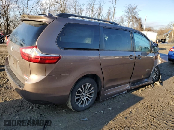 2018 Toyota Sienna XLE Auto Access Seat with VIN 5TDYZ3DC5JS961397, listed as a Copart auction lot 42735825 with 46,828 mi miles and Salvage Title. Bid and sale history available at carsss.com. Image 3.