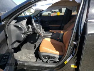 2021 Lexus UX with VIN JTHX9JBH5M2054268, listed as a Copart auction lot 45016343 with 14,692 mi miles. Bid and sale history available at carsss.com. Image 7.