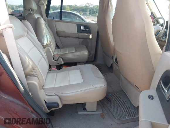 2006 Ford Expedition Eddie Bauer with VIN 1FMFU17526LA65490, listed as a IAAI auction lot 41938843 with 208,311 mi miles. Bid and sale history available at carsss.com. Image 8.