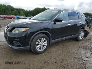 2015 Nissan Rogue SV z VIN 5N1AT2MV9FC895049, wystawiony jako Copart lot #58815515 z przebiegiem 157 576 mil mil oraz Czysty tytuł • Clean title. Historia ofert i sprzedaży dostępna na DreamBid. Obrazek 1.