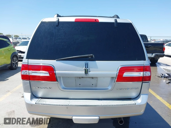 2013 Lincoln Navigator z VIN 5LMJJ2H58DEL03767, wystawiony jako IAAI lot #41986480 z przebiegiem 171 007 mil mil oraz . Historia ofert i sprzedaży dostępna na DreamBid. Obrazek 16.