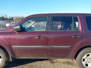 2015 Honda Pilot LX with VIN 5FNYF4H29FB052414, listed as a IAAI auction lot 41087393 with Not Provided miles. Bid and sale history available at carsss.com. Image 14.