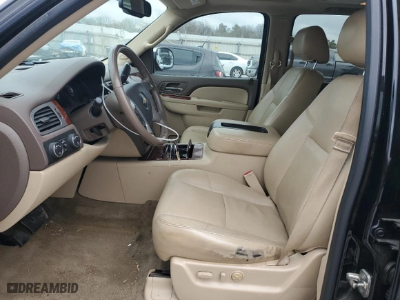 2013 Chevrolet Avalanche LTZ with VIN 3GNTKGE78DG317989, listed as a Copart auction lot 49081065 with 122,696 mi miles and Salvage Title. Bid and sale history available at carsss.com. Image 7.
