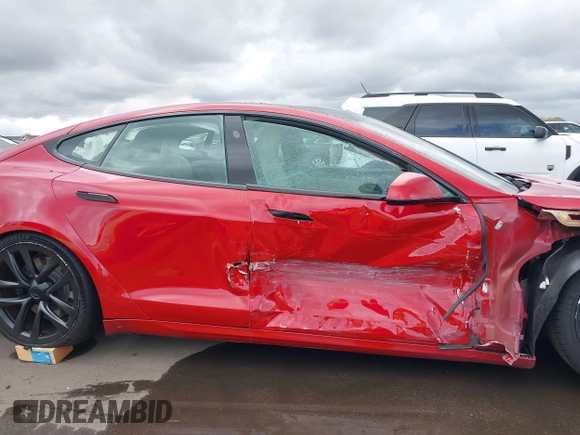 2022 Tesla Model S Plaid z VIN 5YJSA1E61NF485055, wystawiony jako IAAI lot #41751134 z przebiegiem Nie podano mil oraz . Historia ofert i sprzedaży dostępna na DreamBid. Obrazek 13.