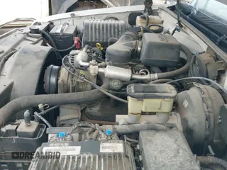 1999 Chevrolet Silverado 2500 z VIN 1GCGK29R2XF020473, wystawiony jako IAAI lot #42787534 z przebiegiem 121 205 mil mil oraz . Historia ofert i sprzedaży dostępna na DreamBid. Obrazek 19.