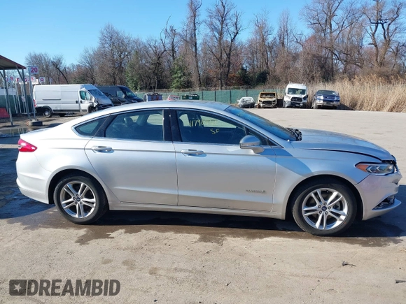 2018 Ford Fusion SE with VIN 3FA6P0LU1JR272522, listed as a IAAI auction lot 41796432 with 123,471 mi miles and . Bid and sale history available at DreamBid. Image 13.