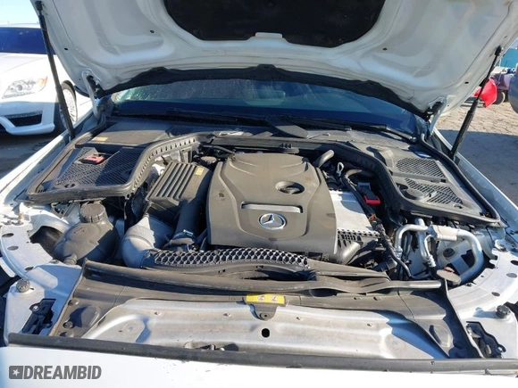 2015 Mercedes-Benz C-Class C 300 Luxury with VIN 55SWF4KB4FU021506, listed as a IAAI auction lot 41808356 with 97,258 mi miles. Bid and sale history available at carsss.com. Image 10.