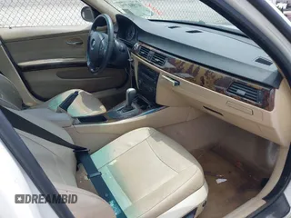 2006 BMW 3 Series 325i with VIN WBAVB13536PT06152, listed as a IAAI auction lot 42591770 with 248,688 mi miles and . Bid and sale history available at DreamBid. Image 5.