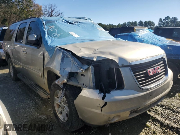 2014 GMC Yukon XL SLT with VIN 1GKS1KE07ER102364, listed as a Copart auction lot 85727664 with 235,595 mi miles and Salvage Title. Bid and sale history available at carsss.com. Image 4.