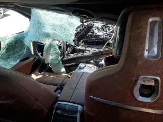 2024 BMW 7 Series 760i xDrive z VIN WBA33EJ04RCR14387, wystawiony jako Copart lot #54199154 z przebiegiem Nie podano mil oraz Szkoda całkowita • Salvage title. Historia ofert i sprzedaży dostępna na DreamBid. Obrazek 8.