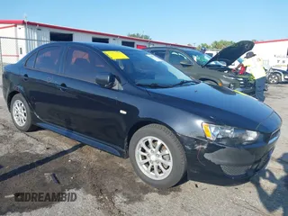 2014 Mitsubishi Lancer ES z VIN JA32U2FU7EU001678, wystawiony jako IAAI lot #42200773 z przebiegiem 121 309 mil mil oraz . Historia ofert i sprzedaży dostępna na DreamBid. Obrazek 1.