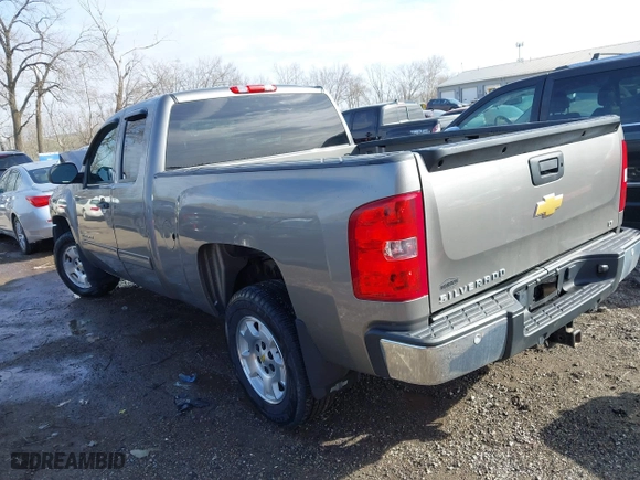 2013 Chevrolet Silverado 1500 LT with VIN 1GCRCSE06DZ274985, listed as a IAAI auction lot 41824879 with 64,721 mi miles. Bid and sale history available at carsss.com. Image 3.