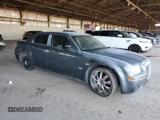 2006 Chrysler 300 Touring z VIN 2C3KA53G46H274435, wystawiony jako Copart lot #57499565 z przebiegiem Nie podano mil oraz Czysty tytuł • Clean title. Historia ofert i sprzedaży dostępna na DreamBid. Obrazek 4.