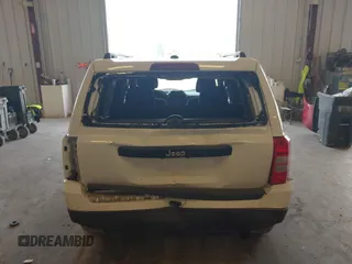 2016 Jeep Patriot Sport with VIN 1C4NJPBA4GD809148, listed as a IAAI auction lot 42278314 with 120,374 mi miles and . Bid and sale history available at DreamBid. Image 6.