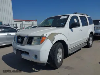 2005 Nissan Pathfinder SE with VIN 5N1AR18U35C771657, listed as a IAAI auction lot 41793114 with 181,777 mi miles. Bid and sale history available at carsss.com. Image 2.