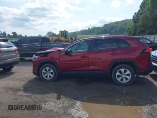 2023 Toyota RAV4 LE z VIN 2T3F1RFVXPW343189, wystawiony jako IAAI lot #42253204 z przebiegiem 23 632 mil mil oraz . Historia ofert i sprzedaży dostępna na DreamBid. Obrazek 14.