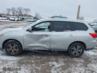 2017 Nissan Pathfinder SV with VIN 5N1DR2MN2HC687013, listed as a IAAI auction lot 41362733 with 129,832 mi miles. Bid and sale history available at carsss.com. Image 14.