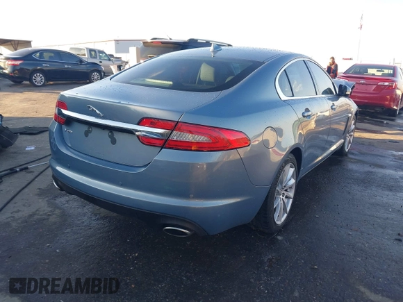 2013 Jaguar XF I4 RWD with VIN SAJWA0ES4DPS95992, listed as a IAAI auction lot 41248969 with 56,024 mi miles. Bid and sale history available at carsss.com. Image 4.