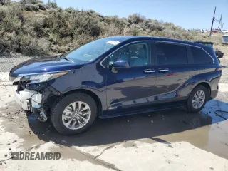 2021 Toyota Sienna XLE with VIN 5TDYSKFC8MS032403, listed as a Copart auction lot 52438625 with 48,738 mi miles and Salvage Title. Bid and sale history available at DreamBid. Image 1.
