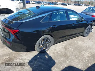 2025 Kia K5 GT-Line z VIN KNAG64J76S5348307, wystawiony jako IAAI lot #41690431 z przebiegiem 1672 mil mil oraz . Historia ofert i sprzedaży dostępna na DreamBid. Obrazek 4.