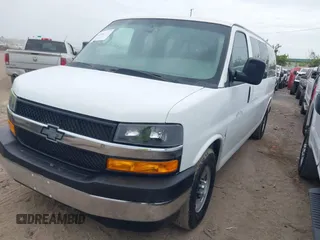 2017 Chevrolet Express Passenger LT z VIN 1GAZGPFG6H1203750, wystawiony jako IAAI lot #42782626 z przebiegiem 193 843 mil mil oraz . Historia ofert i sprzedaży dostępna na DreamBid. Obrazek 17.