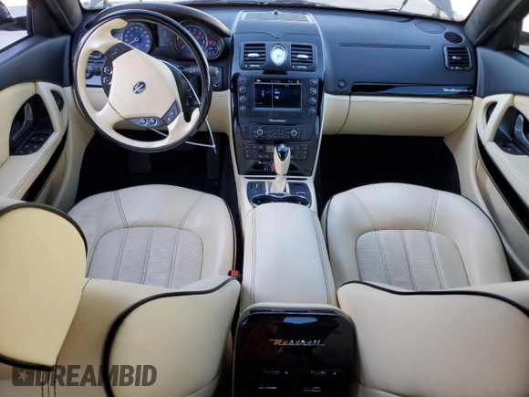 2012 Maserati Quattroporte S z VIN ZAM39JKA3C0065472, wystawiony jako Copart lot #82330244 z przebiegiem 56 883 mil mil oraz Szkody całkowita. Historia ofert i sprzedaży dostępna na DreamBid. Obrazek 8.