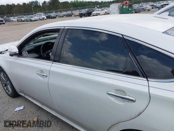 2016 Toyota Avalon XLE Premium z VIN 4T1BD1EB0GU056337, wystawiony jako IAAI lot #42110091 z przebiegiem 296 715 mil mil oraz . Historia ofert i sprzedaży dostępna na DreamBid. Obrazek 14.